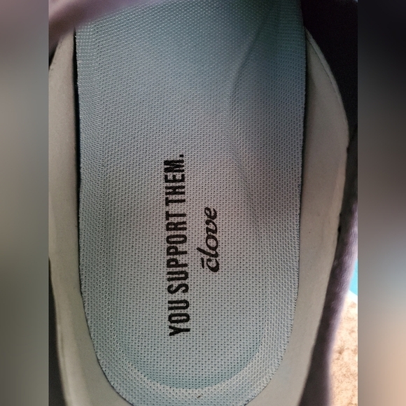 CLOVE Shoes - Picture 10 of 13